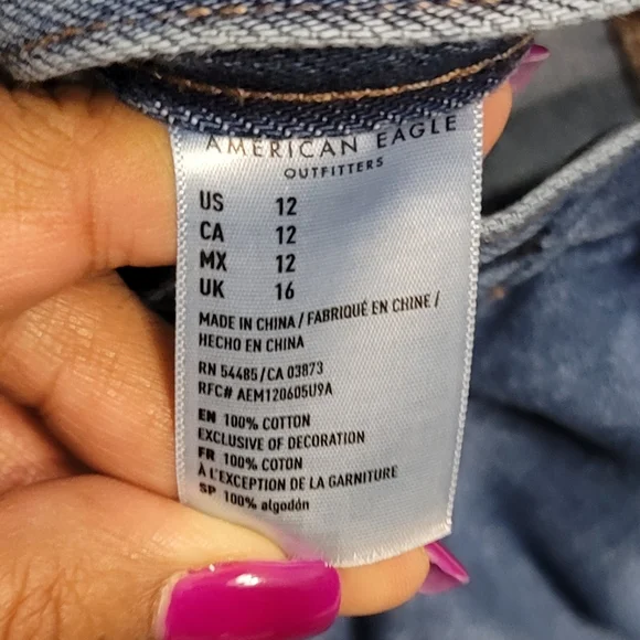 American Eagle Outfitters High Waisted Cuffed Mom Denim Shorts - Picture 3 of 8